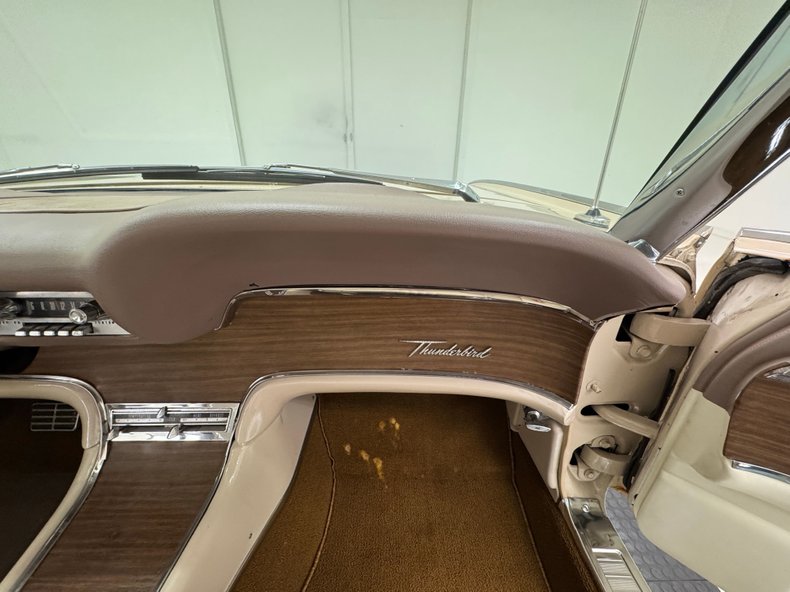 Unknown-Thunderbird-1963-Sandshell-Beige-Beige-44
