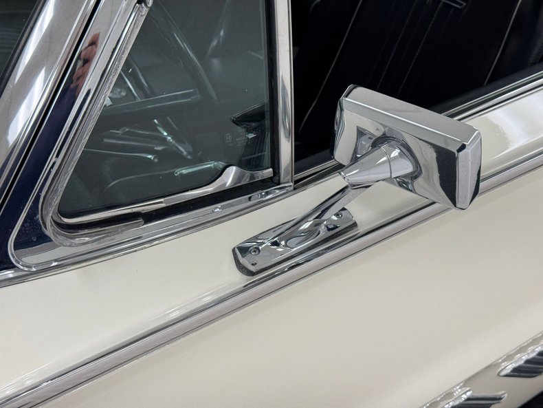 Unknown-Thunderbird-1963-White-Black-26