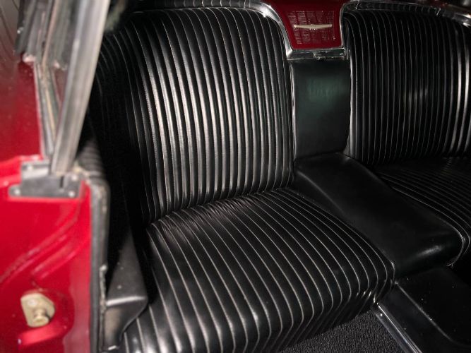 Unknown-Thunderbird-1964-BurgundyBlack-Top-4