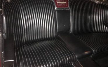 Unknown-Thunderbird-1964-Custom-Burgundy-Black-Leather-14