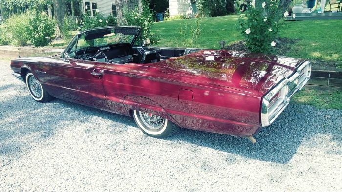 Unknown-Thunderbird-1964-Custom-Burgundy-Black-Leather-21