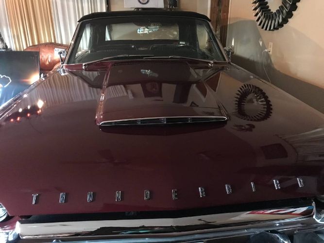 Unknown-Thunderbird-1964-Custom-Burgundy-Black-Leather-23