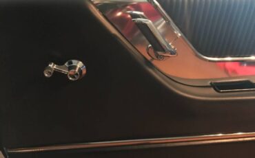 Unknown-Thunderbird-1964-Custom-Burgundy-Black-Leather-6