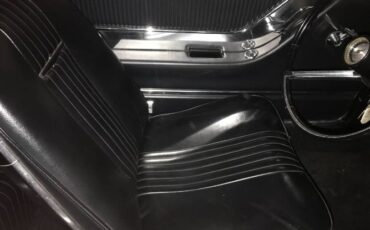 Unknown-Thunderbird-1964-Custom-Burgundy-Black-Leather-8