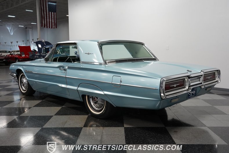 Unknown-Thunderbird-1964-Medium-Blue-Metallic-Light-Blue-10