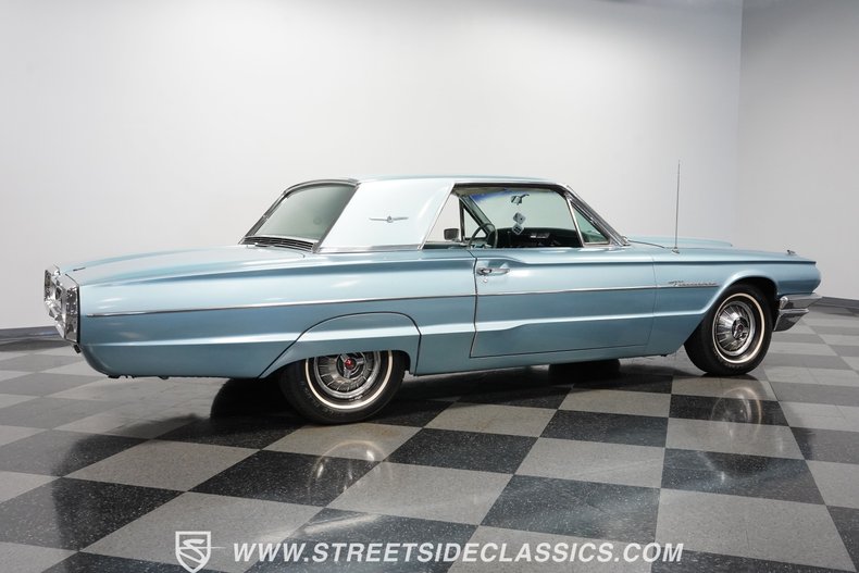 Unknown-Thunderbird-1964-Medium-Blue-Metallic-Light-Blue-13