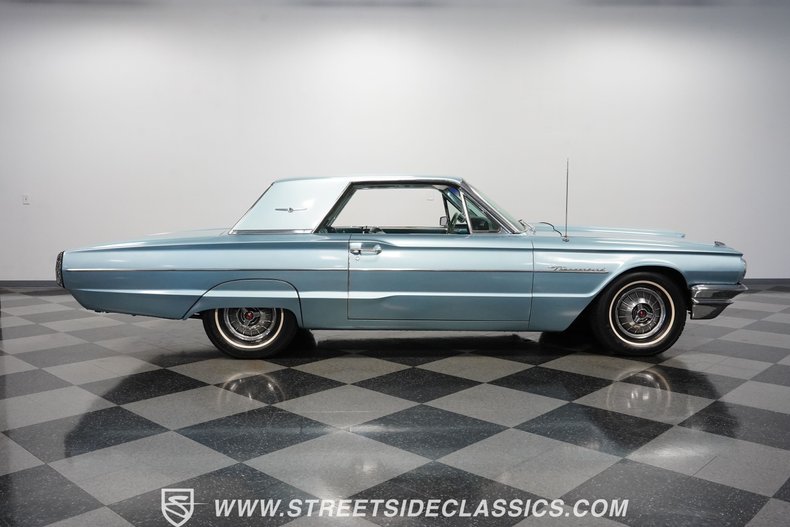 Unknown-Thunderbird-1964-Medium-Blue-Metallic-Light-Blue-14