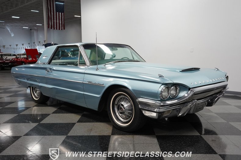 Unknown-Thunderbird-1964-Medium-Blue-Metallic-Light-Blue-16