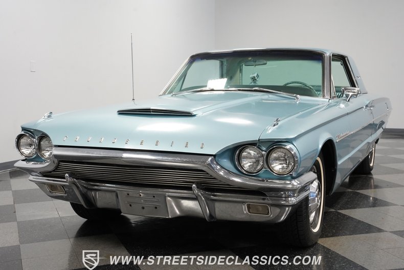 Unknown-Thunderbird-1964-Medium-Blue-Metallic-Light-Blue-18