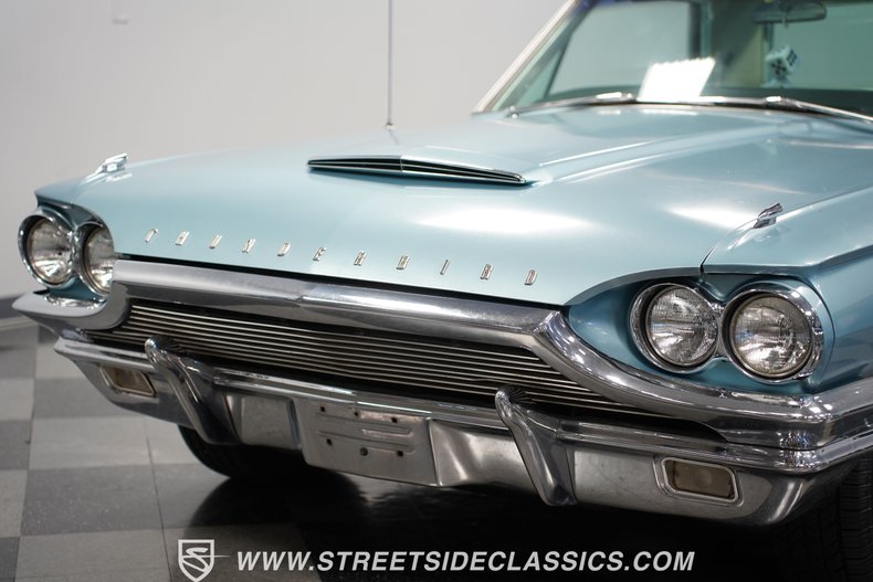 Unknown-Thunderbird-1964-Medium-Blue-Metallic-Light-Blue-19