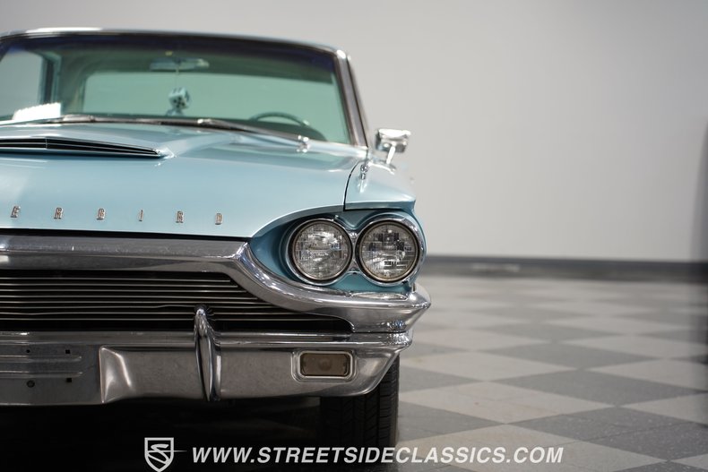 Unknown-Thunderbird-1964-Medium-Blue-Metallic-Light-Blue-20