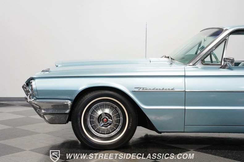 Unknown-Thunderbird-1964-Medium-Blue-Metallic-Light-Blue-23