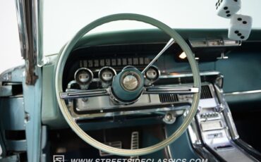 Unknown-Thunderbird-1964-Medium-Blue-Metallic-Light-Blue-36