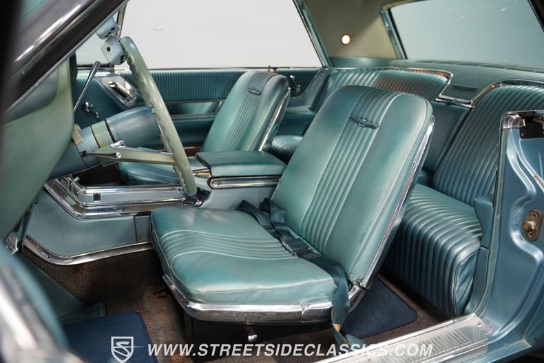 Unknown-Thunderbird-1964-Medium-Blue-Metallic-Light-Blue-42