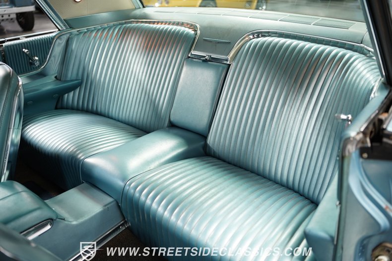 Unknown-Thunderbird-1964-Medium-Blue-Metallic-Light-Blue-43