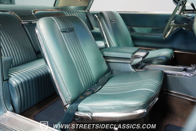 Unknown-Thunderbird-1964-Medium-Blue-Metallic-Light-Blue-44