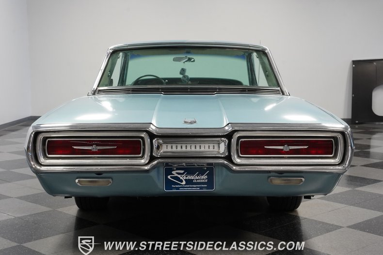Unknown-Thunderbird-1964-Medium-Blue-Metallic-Light-Blue-47
