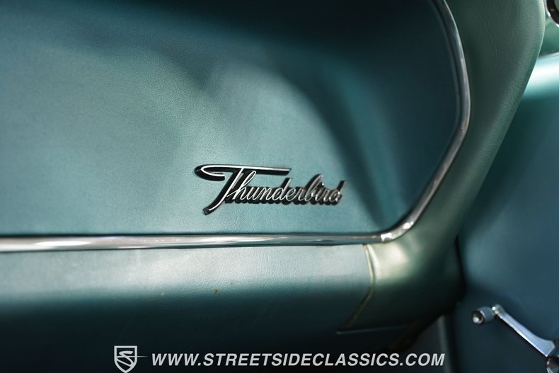 Unknown-Thunderbird-1964-Medium-Blue-Metallic-Light-Blue-49