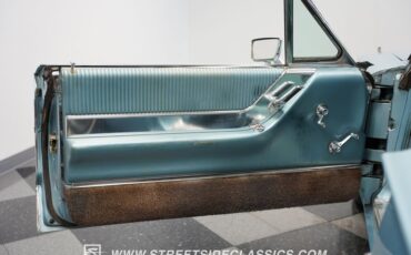 Unknown-Thunderbird-1964-Medium-Blue-Metallic-Light-Blue-8