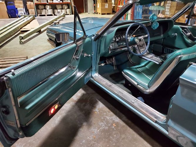Unknown-Thunderbird-1964-TealWhite-Teal-12