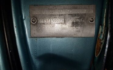Unknown-Thunderbird-1964-TealWhite-Teal-13