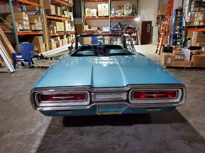 Unknown-Thunderbird-1964-TealWhite-Teal-3