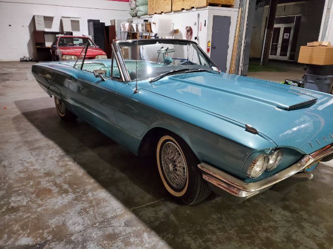 Unknown-Thunderbird-1964-TealWhite-Teal-32
