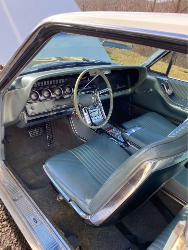 Unknown-Thunderbird-1964-White-Blue-3