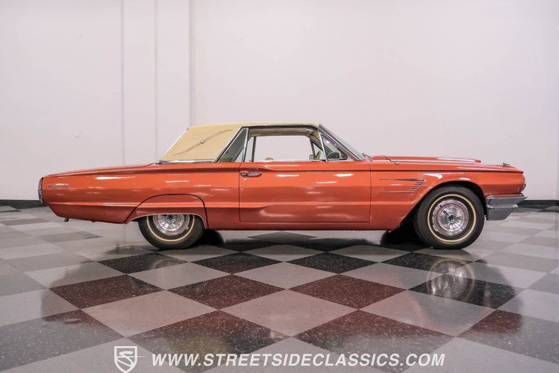Unknown-Thunderbird-1965-Emberglo-Metallic-Parchment-25
