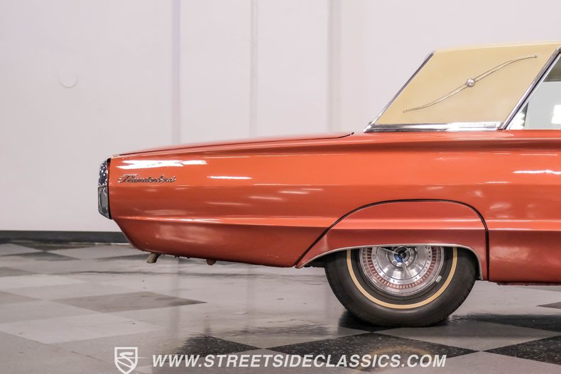 Unknown-Thunderbird-1965-Emberglo-Metallic-Parchment-26