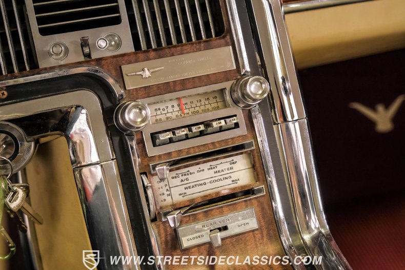 Unknown-Thunderbird-1965-Emberglo-Metallic-Parchment-41