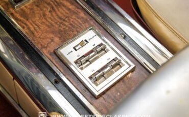 Unknown-Thunderbird-1965-Emberglo-Metallic-Parchment-44