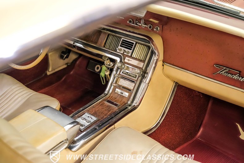 Unknown-Thunderbird-1965-Emberglo-Metallic-Parchment-45