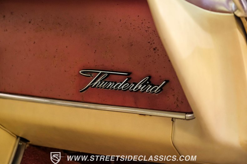 Unknown-Thunderbird-1965-Emberglo-Metallic-Parchment-46