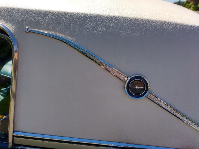 Unknown-Thunderbird-1966-BlueWhite-top-24
