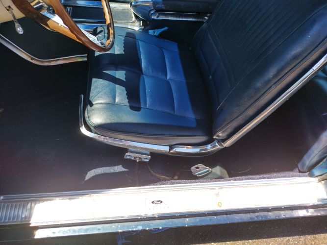 Unknown-Thunderbird-1966-BlueWhite-top-29