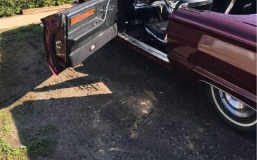 Unknown-Thunderbird-1966-Burgundy-Black-3