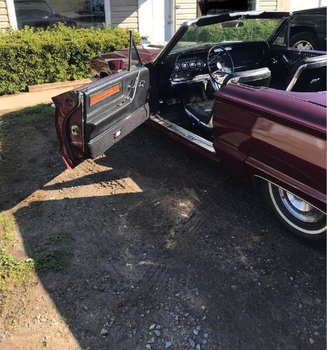 Unknown-Thunderbird-1966-Burgundy-Black-3