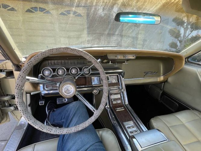Unknown-Thunderbird-1966-Gold-Metallic-Gold-Leather-1