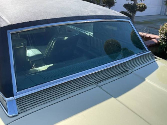 Unknown-Thunderbird-1966-Gold-Metallic-Gold-Leather-15