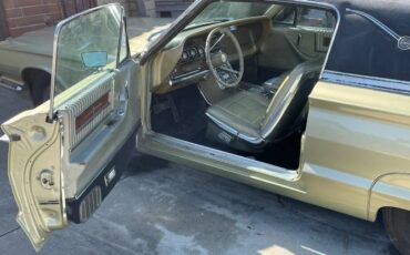 Unknown-Thunderbird-1966-Gold-Metallic-Gold-Leather-17