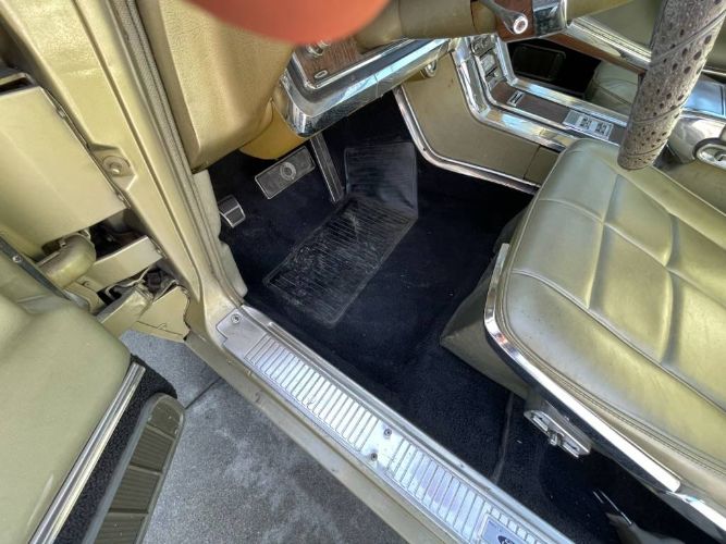 Unknown-Thunderbird-1966-Gold-Metallic-Gold-Leather-20
