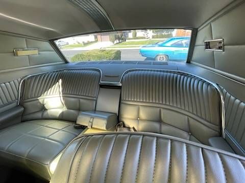 Unknown-Thunderbird-1966-Gold-Metallic-Gold-Leather-21