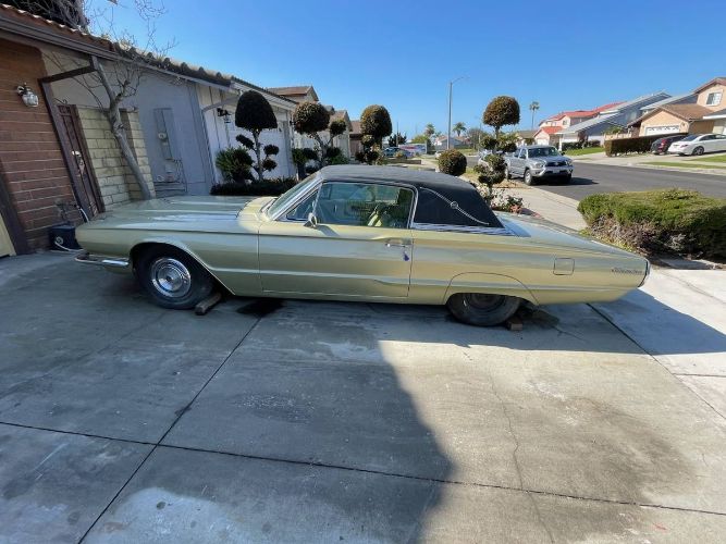 Unknown-Thunderbird-1966-Gold-Metallic-Gold-Leather-24