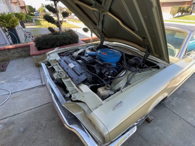 Unknown-Thunderbird-1966-Gold-Metallic-Gold-Leather-5