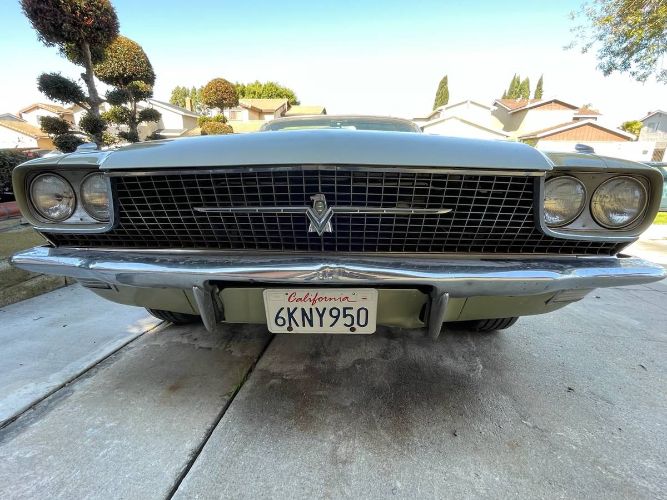 Unknown-Thunderbird-1966-Gold-Metallic-Gold-Leather-9