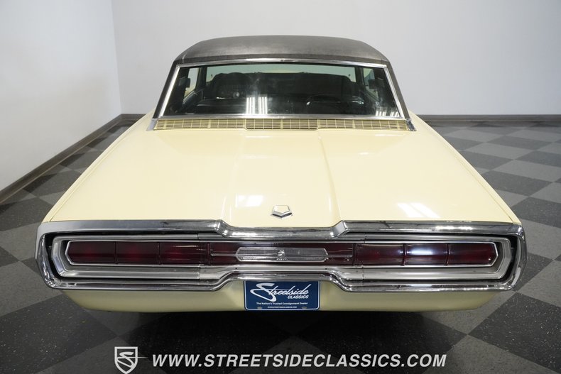 Unknown-Thunderbird-1966-Ivy-Yellow-Black-4