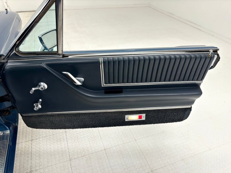 Unknown-Thunderbird-1966-Sapphire-Blue-Dark-Blue-36