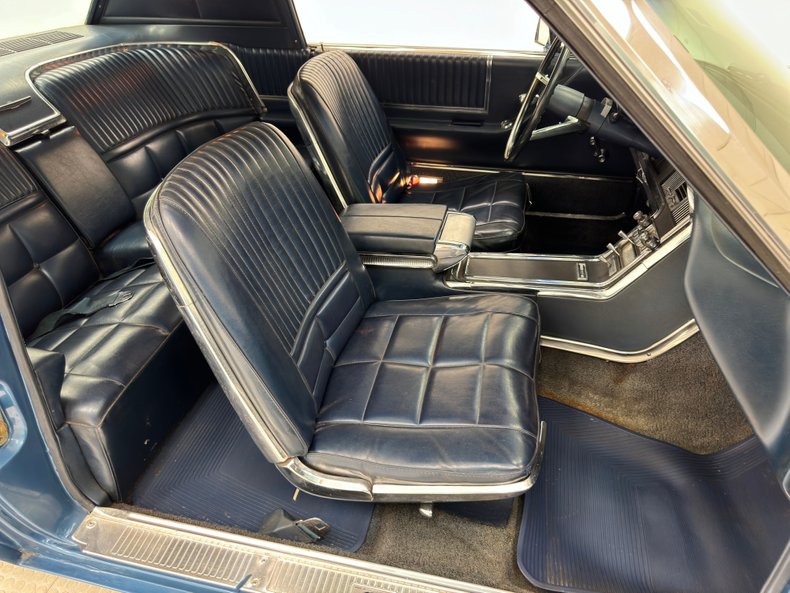 Unknown-Thunderbird-1966-Sapphire-Blue-Dark-Blue-39