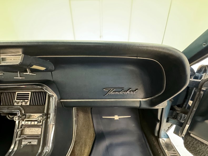 Unknown-Thunderbird-1966-Sapphire-Blue-Dark-Blue-46